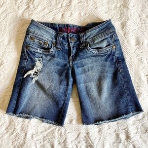 Like-New Vintage Y2K Low Rise Denim Shorts